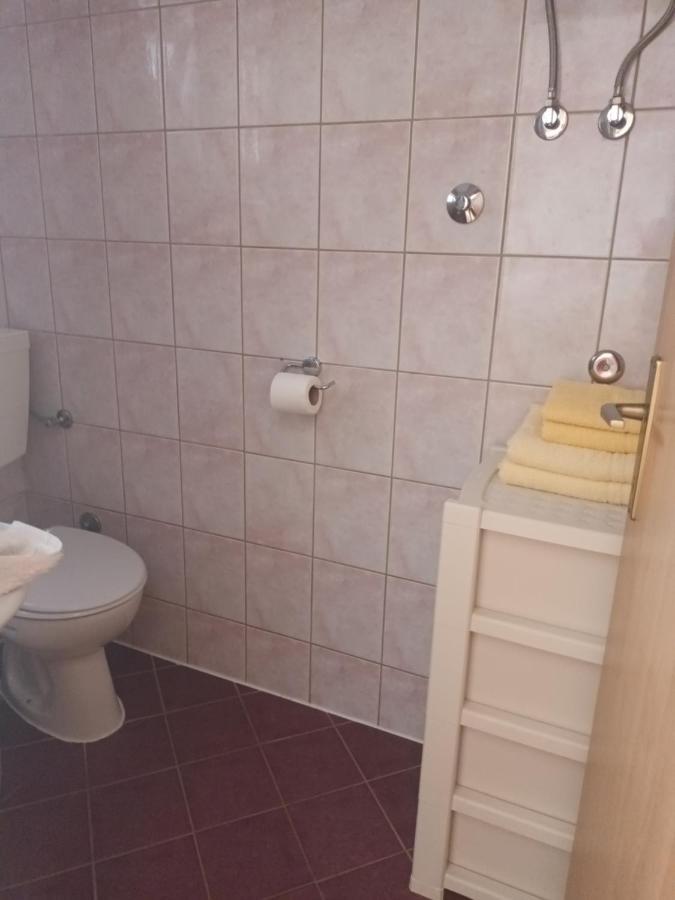 Volat Apartments Betina  Buitenkant foto