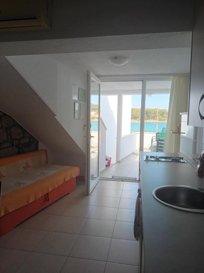 Volat Apartments Betina  Buitenkant foto